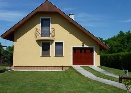Apartman Foldes Tibor Villa Veľký Meder Exteriör bild