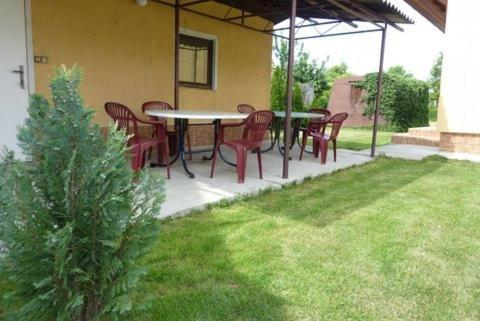 Apartman Foldes Tibor Villa Veľký Meder Exteriör bild